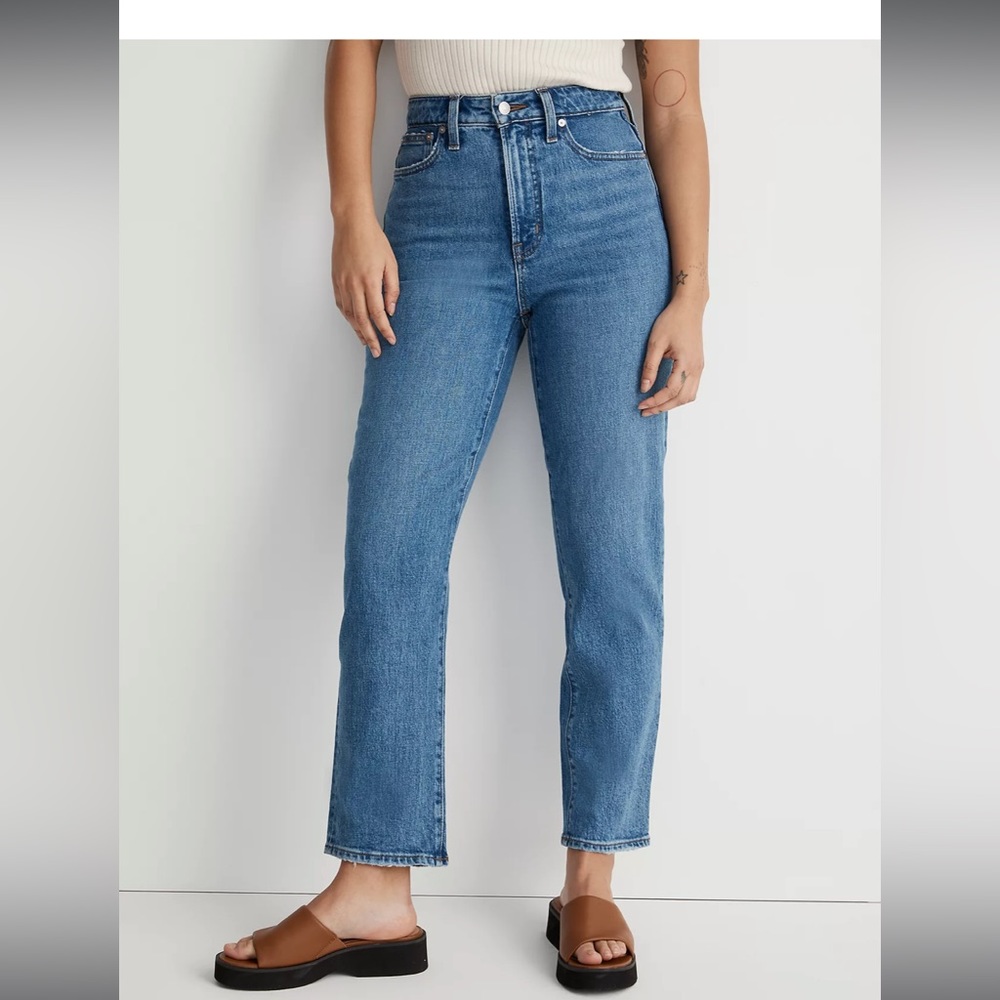 Madewell The Petite Curvy Perfect Vintage Straight Jean in Earlwood Wash